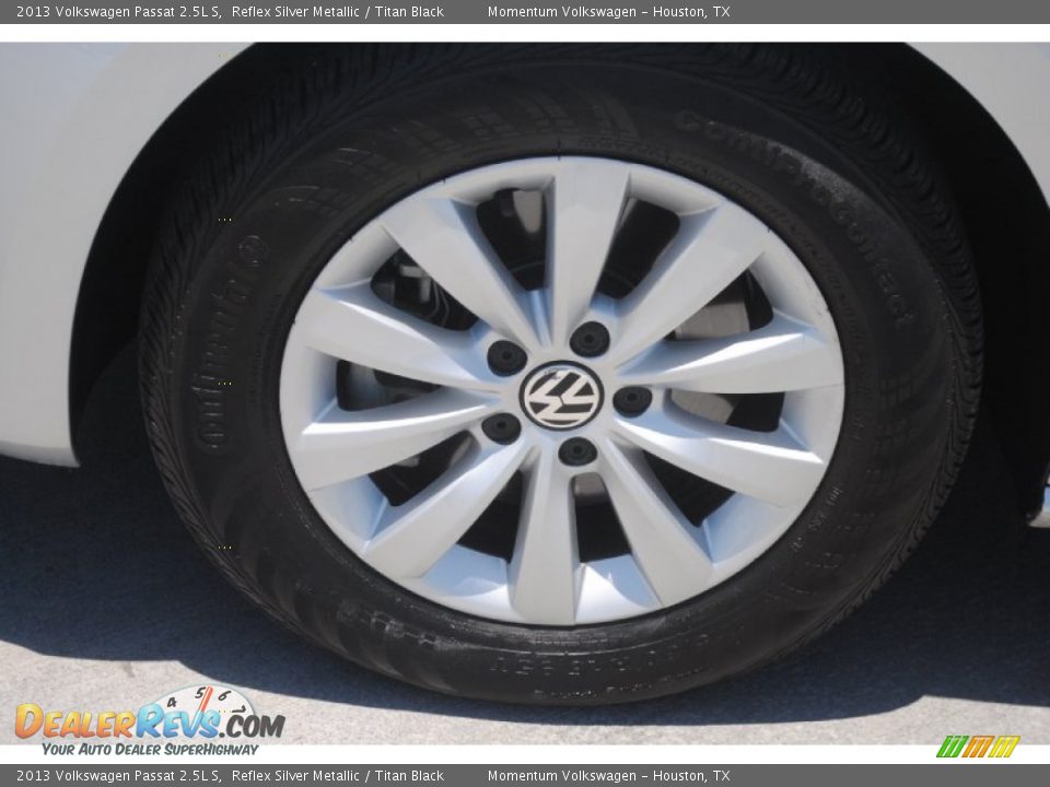 2013 Volkswagen Passat 2.5L S Reflex Silver Metallic / Titan Black Photo #4