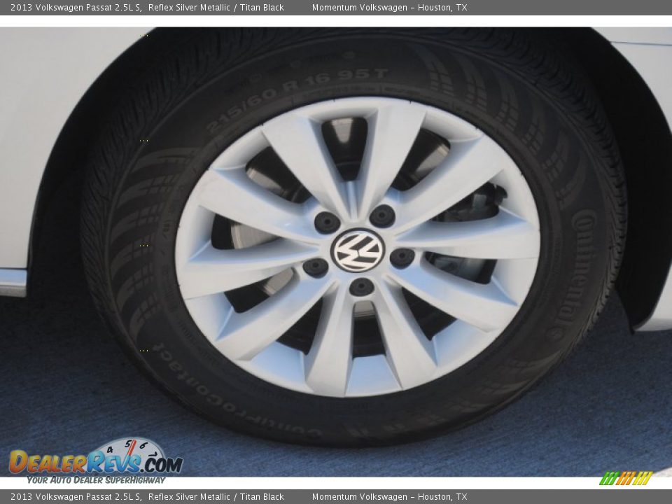 2013 Volkswagen Passat 2.5L S Reflex Silver Metallic / Titan Black Photo #12