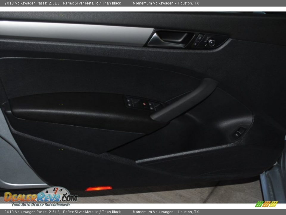 2013 Volkswagen Passat 2.5L S Reflex Silver Metallic / Titan Black Photo #13