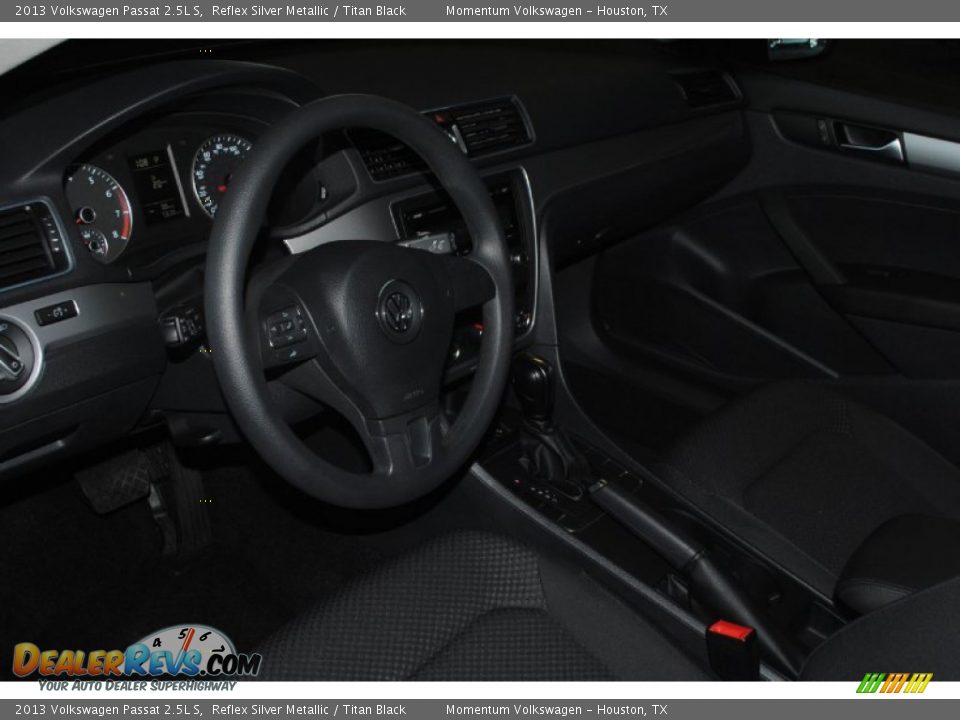 2013 Volkswagen Passat 2.5L S Reflex Silver Metallic / Titan Black Photo #14