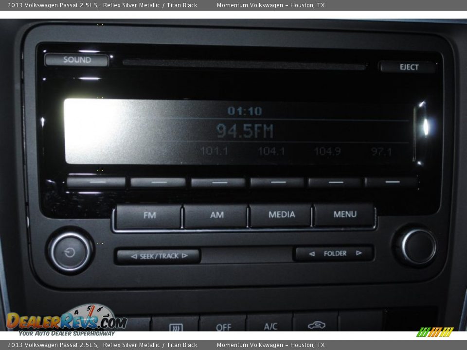 2013 Volkswagen Passat 2.5L S Reflex Silver Metallic / Titan Black Photo #25