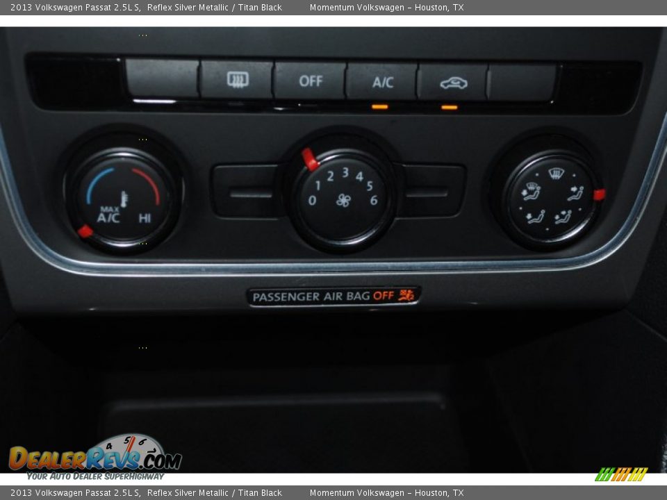 2013 Volkswagen Passat 2.5L S Reflex Silver Metallic / Titan Black Photo #26