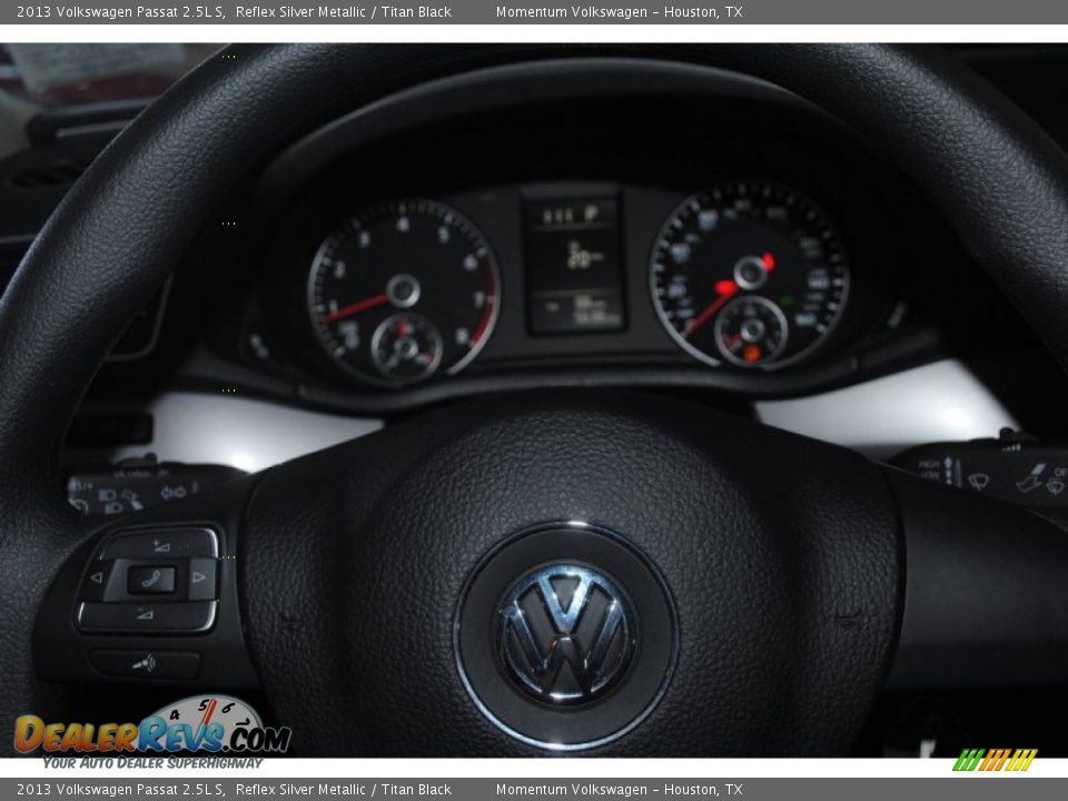 2013 Volkswagen Passat 2.5L S Reflex Silver Metallic / Titan Black Photo #29