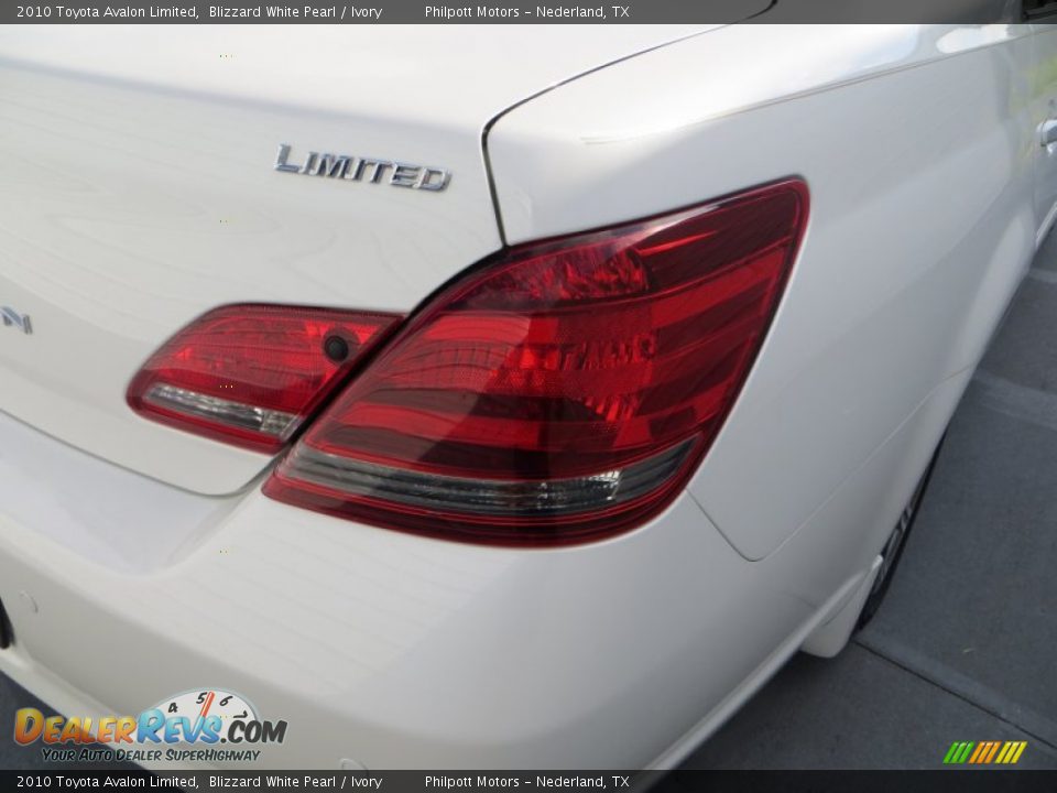 2010 Toyota Avalon Limited Blizzard White Pearl / Ivory Photo #17