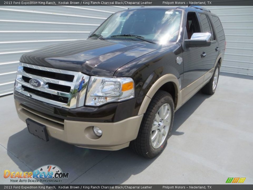 Front 3/4 View of 2013 Ford Expedition King Ranch Photo #7