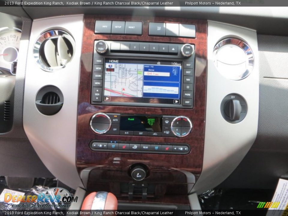 Controls of 2013 Ford Expedition King Ranch Photo #28
