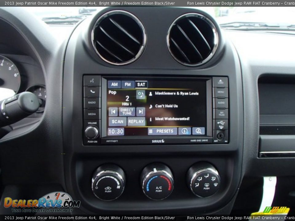 2013 Jeep Patriot Oscar Mike Freedom Edition 4x4 Bright White / Freedom Edition Black/Silver Photo #16