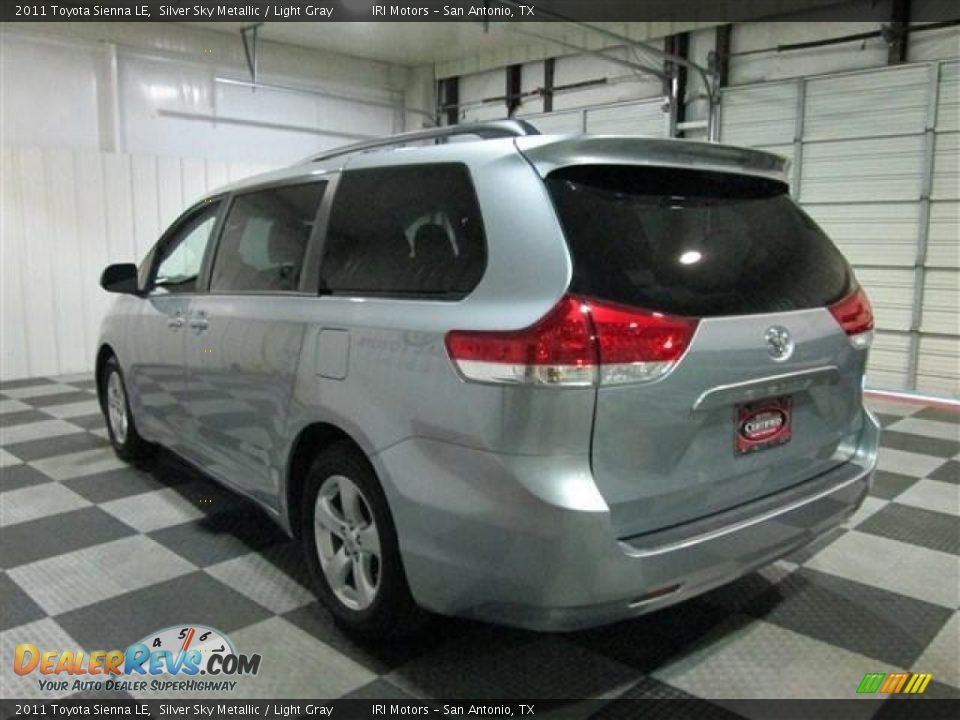 2011 Toyota Sienna LE Silver Sky Metallic / Light Gray Photo #5