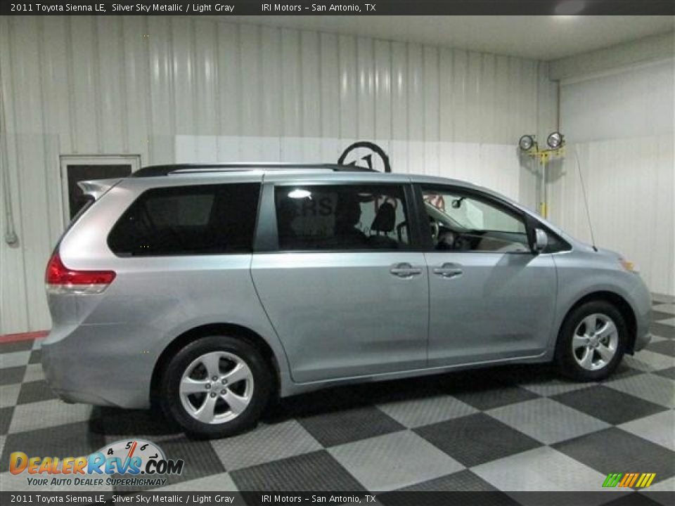 2011 Toyota Sienna LE Silver Sky Metallic / Light Gray Photo #7