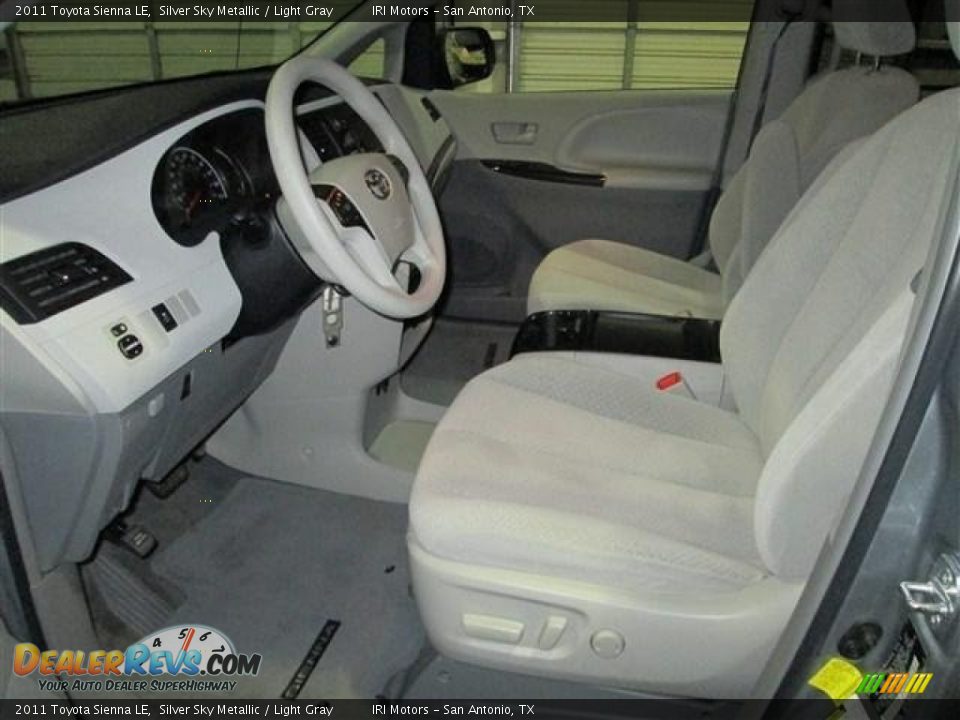 2011 Toyota Sienna LE Silver Sky Metallic / Light Gray Photo #10