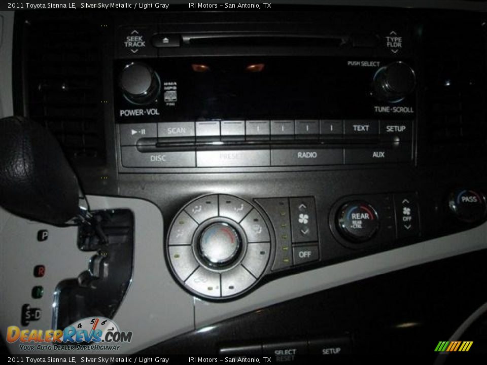 2011 Toyota Sienna LE Silver Sky Metallic / Light Gray Photo #14