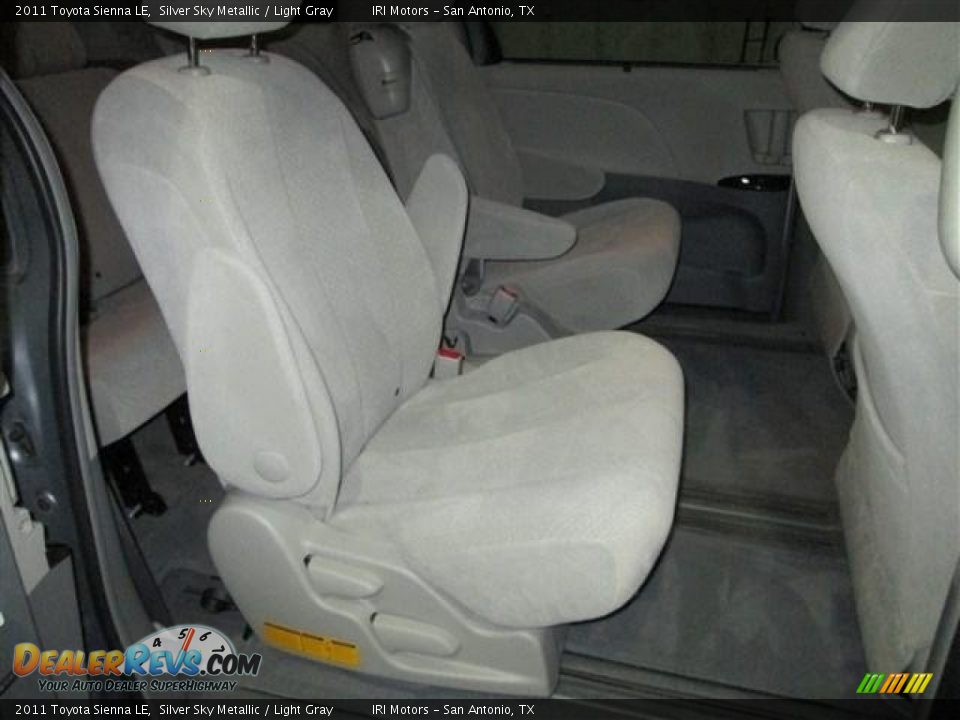 2011 Toyota Sienna LE Silver Sky Metallic / Light Gray Photo #19