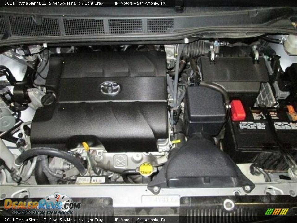 2011 Toyota Sienna LE Silver Sky Metallic / Light Gray Photo #23