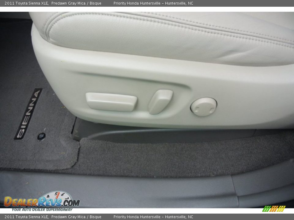 2011 Toyota Sienna XLE Predawn Gray Mica / Bisque Photo #8