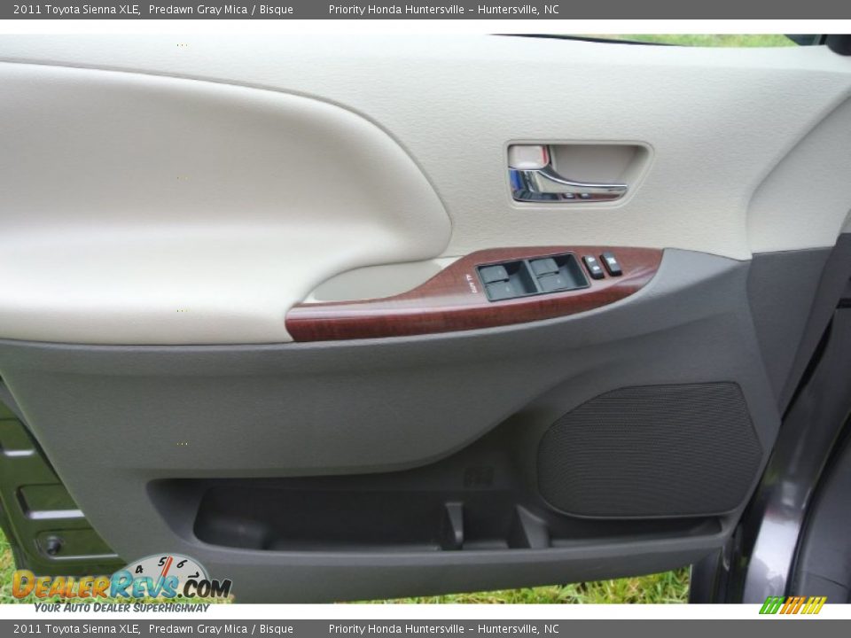 2011 Toyota Sienna XLE Predawn Gray Mica / Bisque Photo #9