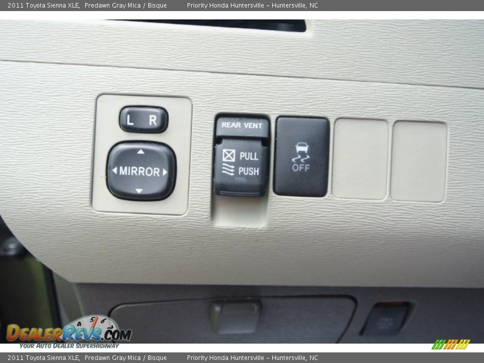 2011 Toyota Sienna XLE Predawn Gray Mica / Bisque Photo #11