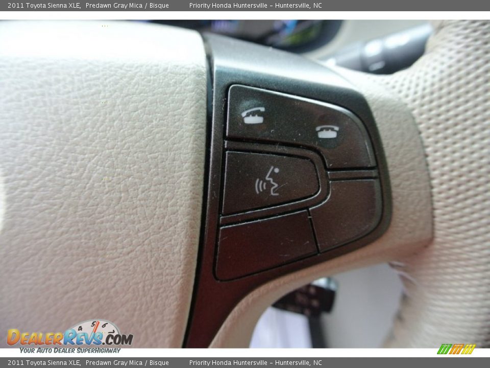 2011 Toyota Sienna XLE Predawn Gray Mica / Bisque Photo #17