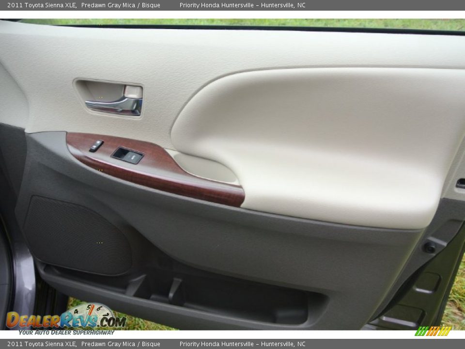 2011 Toyota Sienna XLE Predawn Gray Mica / Bisque Photo #24