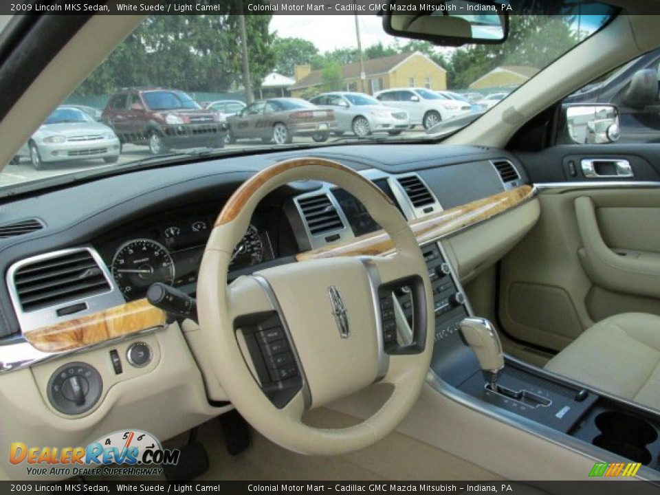 2009 Lincoln MKS Sedan White Suede / Light Camel Photo #9