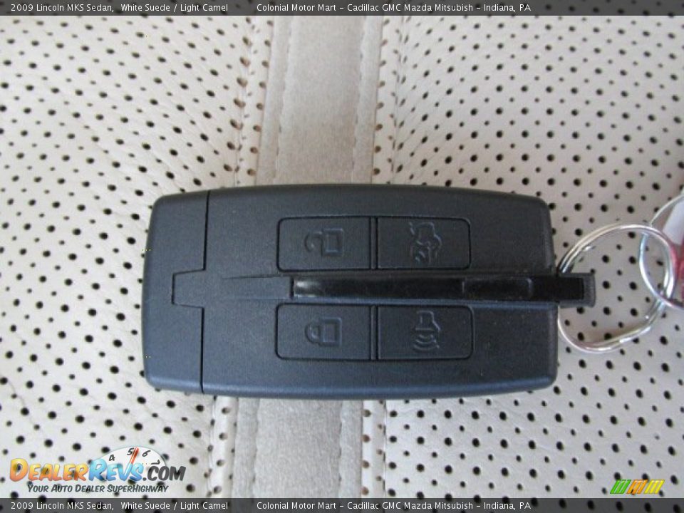 2009 Lincoln MKS Sedan White Suede / Light Camel Photo #18