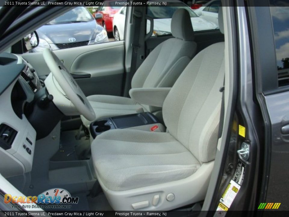 2011 Toyota Sienna LE Predawn Gray Mica / Light Gray Photo #8
