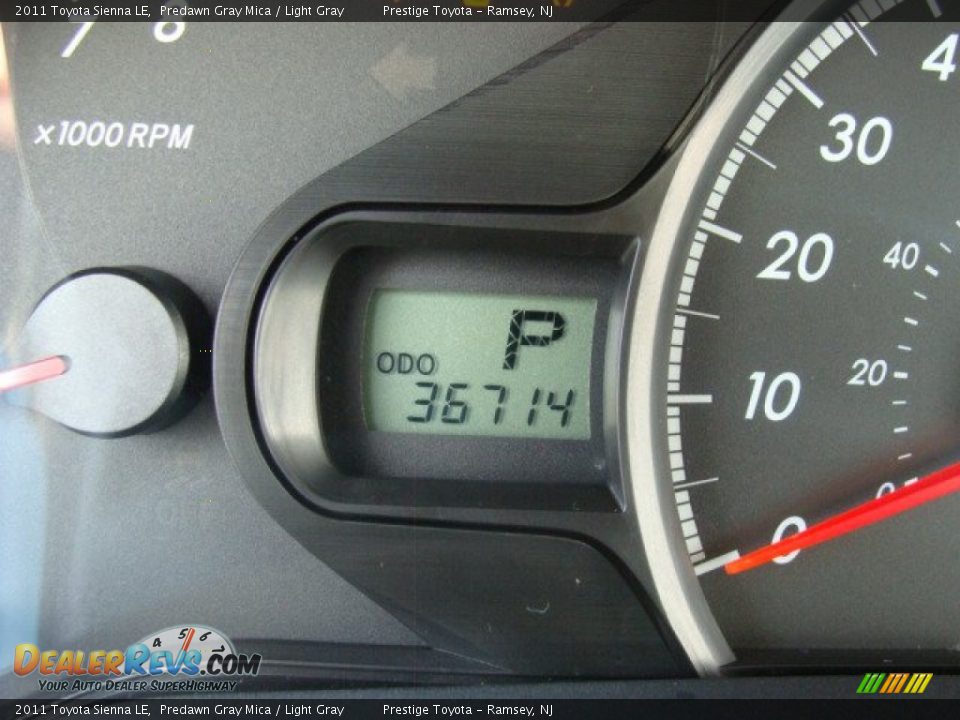 2011 Toyota Sienna LE Predawn Gray Mica / Light Gray Photo #10