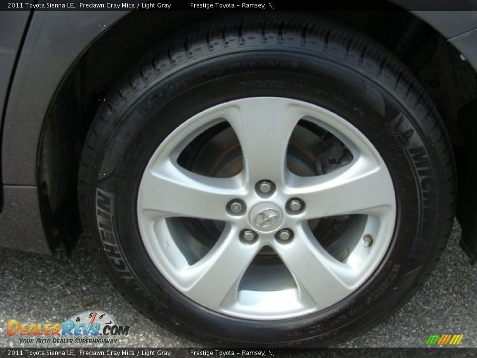 2011 Toyota Sienna LE Predawn Gray Mica / Light Gray Photo #14