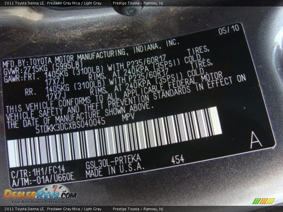 2011 Toyota Sienna LE Predawn Gray Mica / Light Gray Photo #15