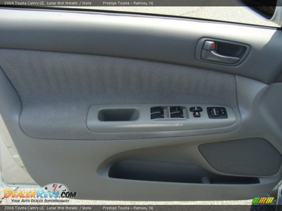 2004 Toyota Camry LE Lunar Mist Metallic / Stone Photo #6