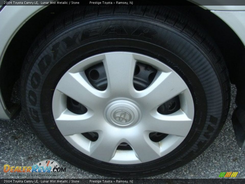 2004 Toyota Camry LE Lunar Mist Metallic / Stone Photo #14