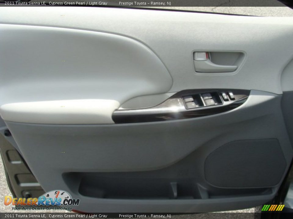2011 Toyota Sienna LE Cypress Green Pearl / Light Gray Photo #6