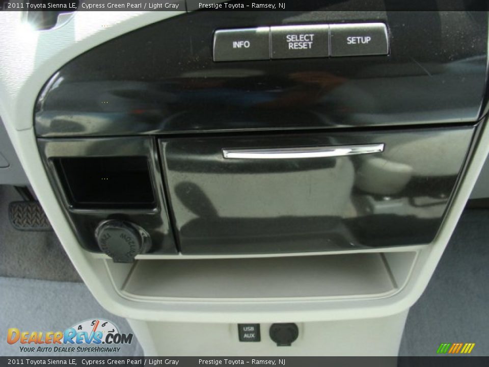 2011 Toyota Sienna LE Cypress Green Pearl / Light Gray Photo #12