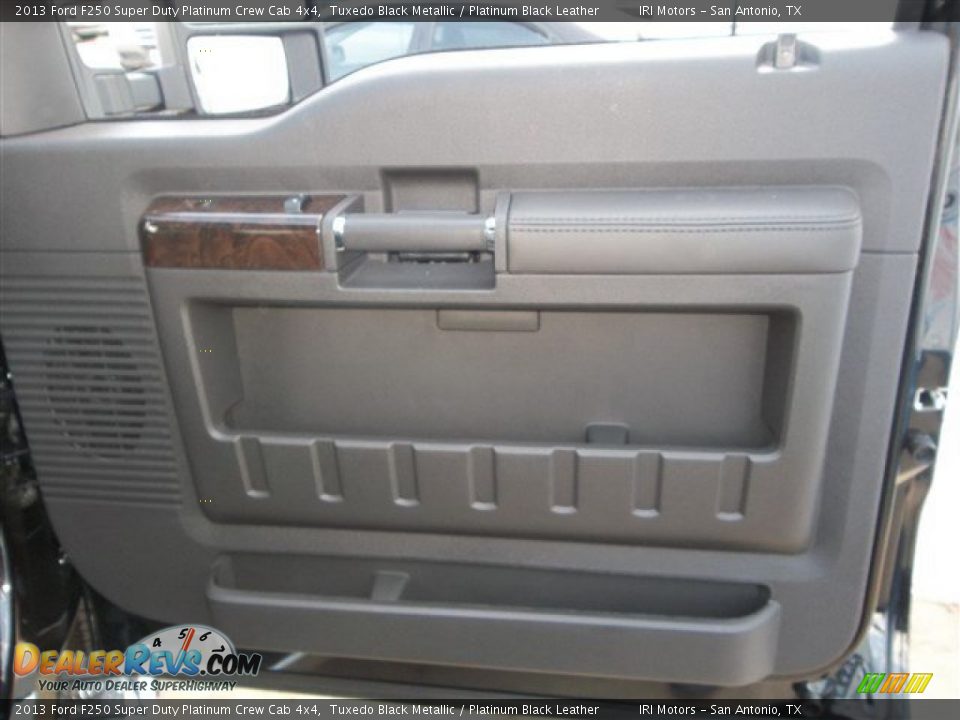 2013 Ford F250 Super Duty Platinum Crew Cab 4x4 Tuxedo Black Metallic / Platinum Black Leather Photo #10