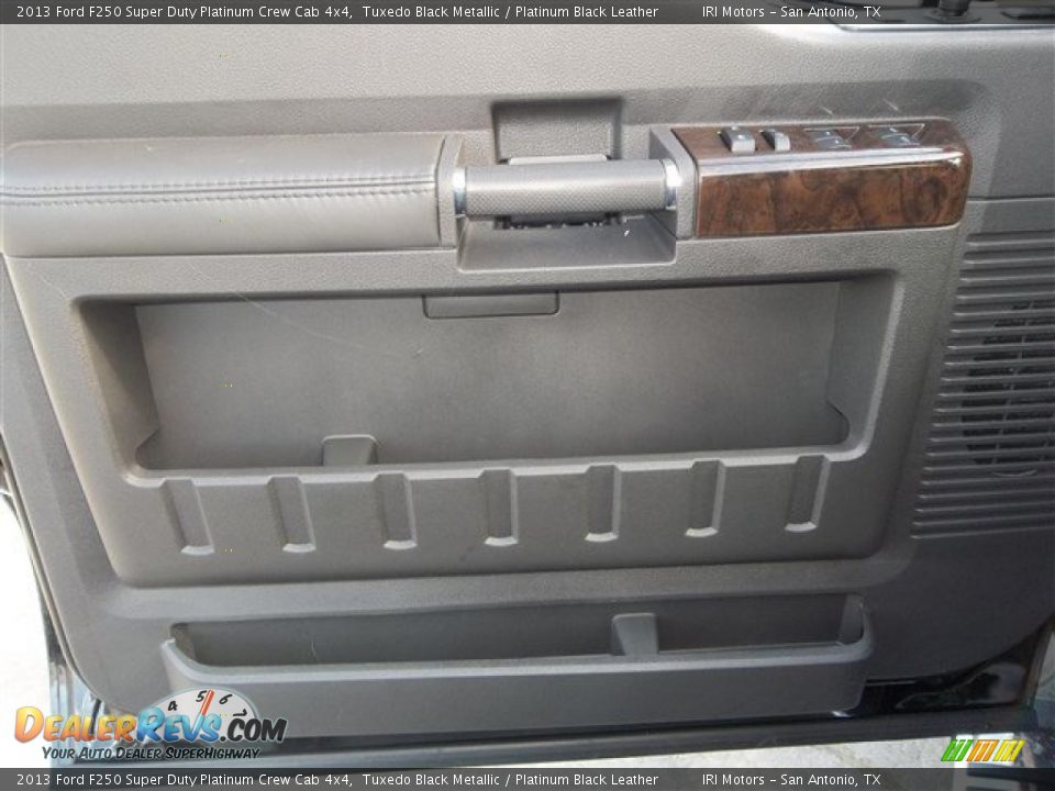 2013 Ford F250 Super Duty Platinum Crew Cab 4x4 Tuxedo Black Metallic / Platinum Black Leather Photo #20