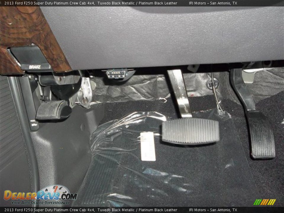 2013 Ford F250 Super Duty Platinum Crew Cab 4x4 Tuxedo Black Metallic / Platinum Black Leather Photo #24