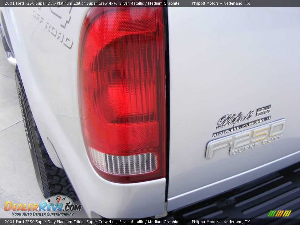2001 Ford F250 Super Duty Platinum Edition Super Crew 4x4 Silver Metallic / Medium Graphite Photo #18