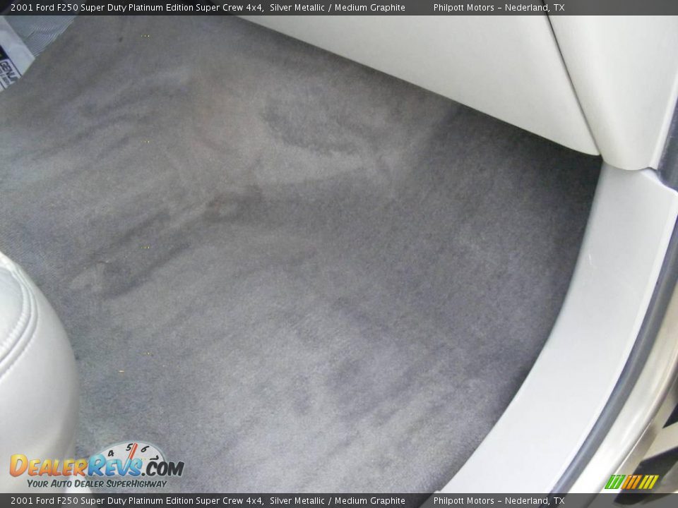 2001 Ford F250 Super Duty Platinum Edition Super Crew 4x4 Silver Metallic / Medium Graphite Photo #26