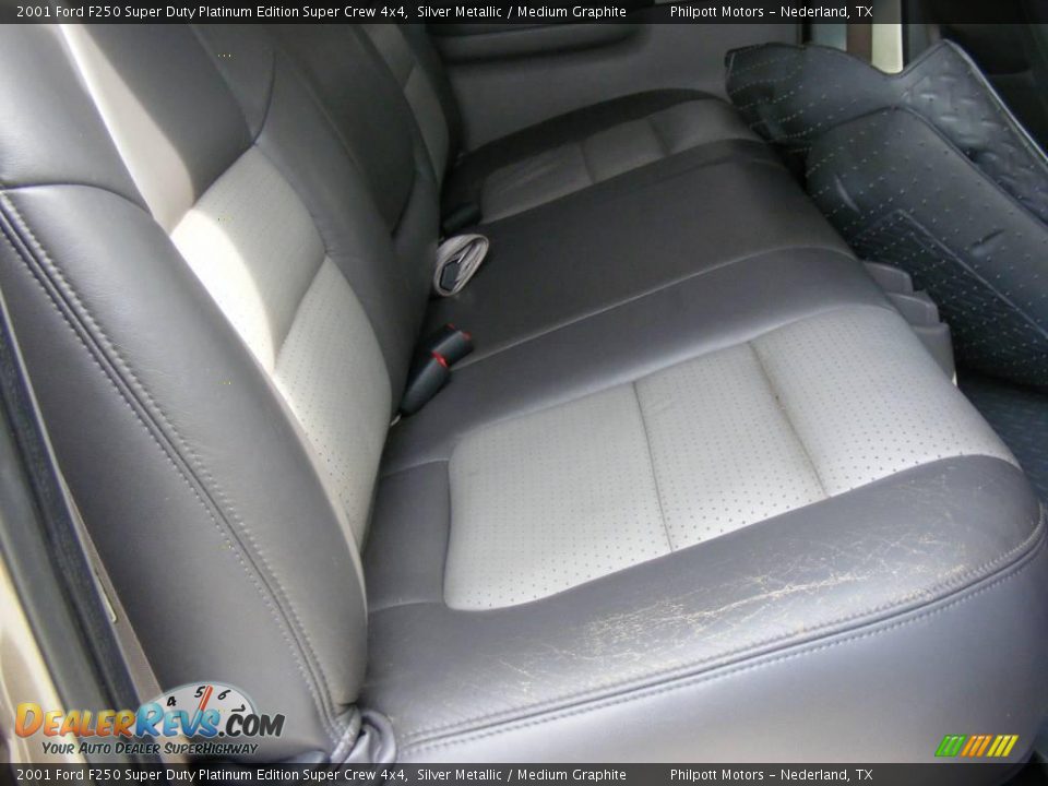 2001 Ford F250 Super Duty Platinum Edition Super Crew 4x4 Silver Metallic / Medium Graphite Photo #30
