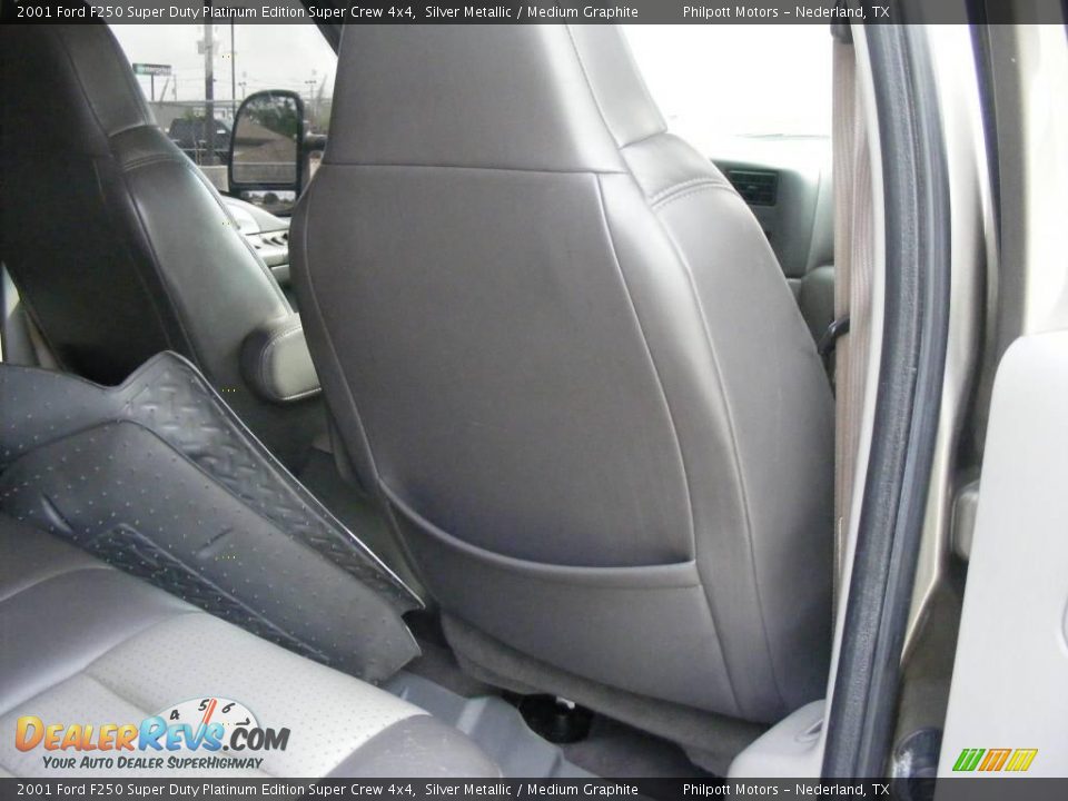 2001 Ford F250 Super Duty Platinum Edition Super Crew 4x4 Silver Metallic / Medium Graphite Photo #31