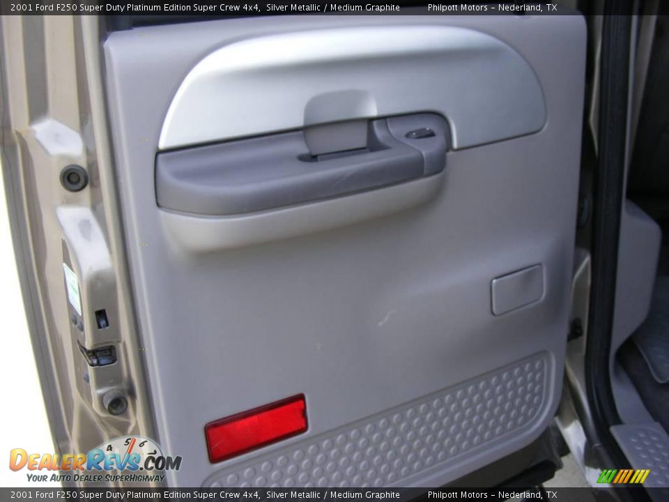 2001 Ford F250 Super Duty Platinum Edition Super Crew 4x4 Silver Metallic / Medium Graphite Photo #32