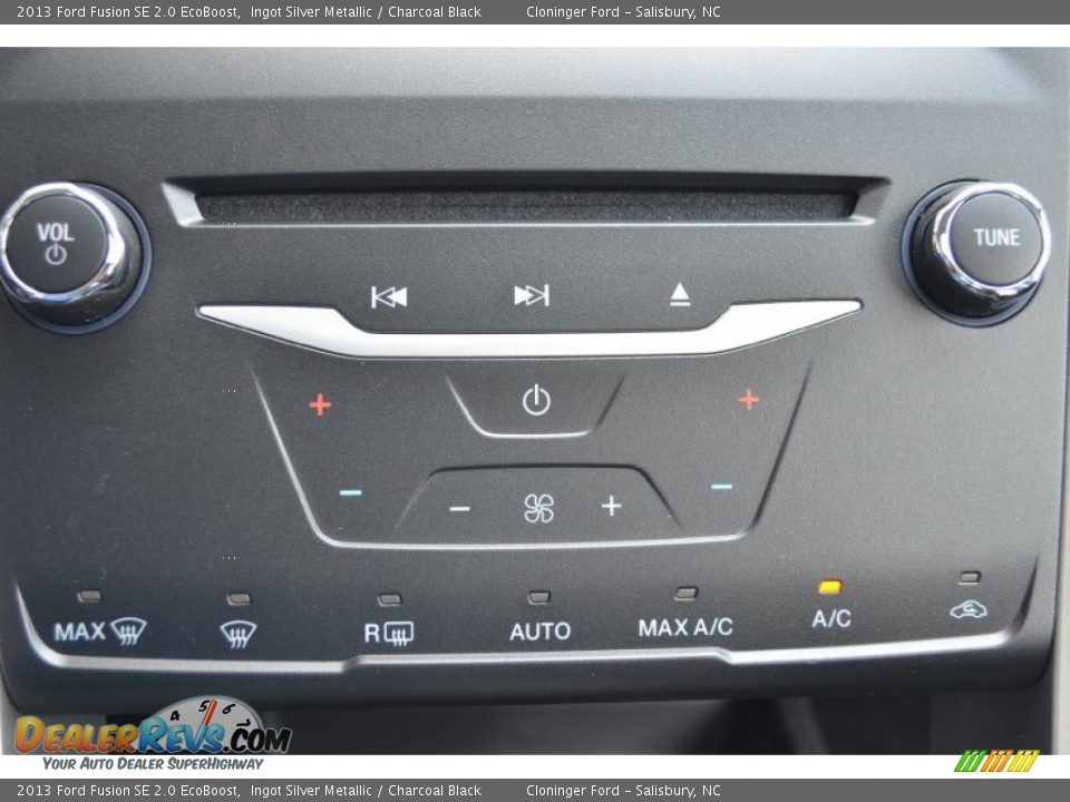 2013 Ford Fusion SE 2.0 EcoBoost Ingot Silver Metallic / Charcoal Black Photo #17