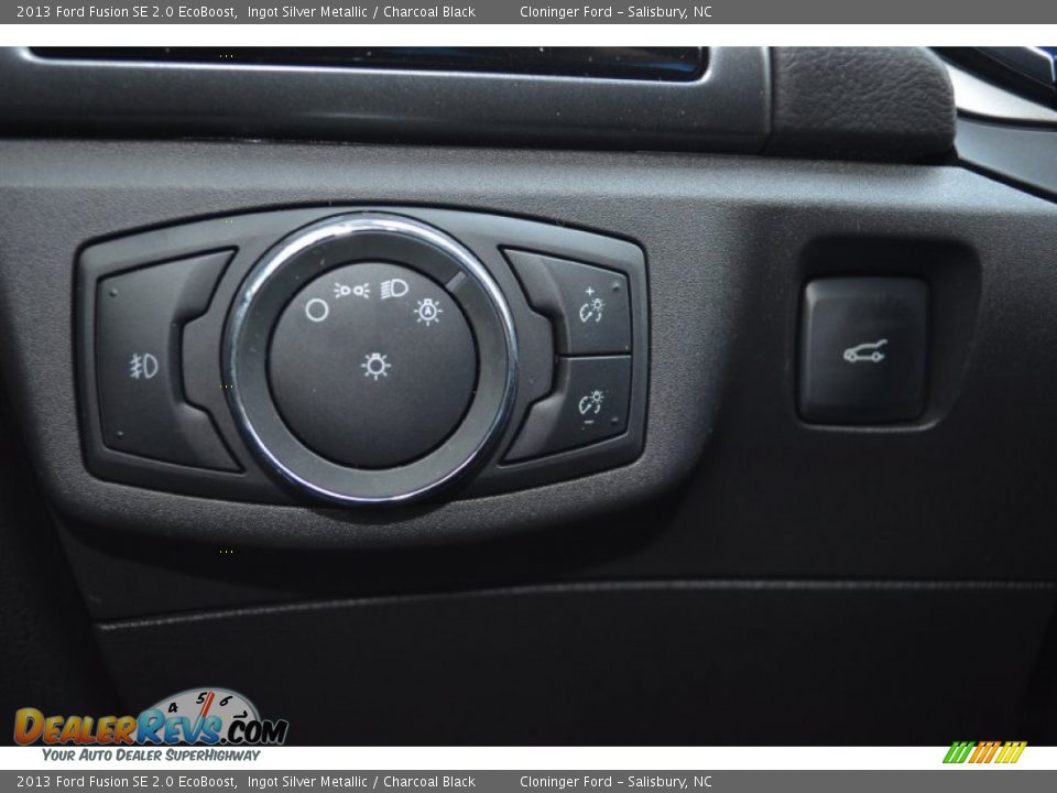2013 Ford Fusion SE 2.0 EcoBoost Ingot Silver Metallic / Charcoal Black Photo #22