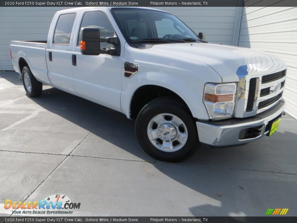 2010 Ford F250 Super Duty XLT Crew Cab Oxford White / Medium Stone Photo #2