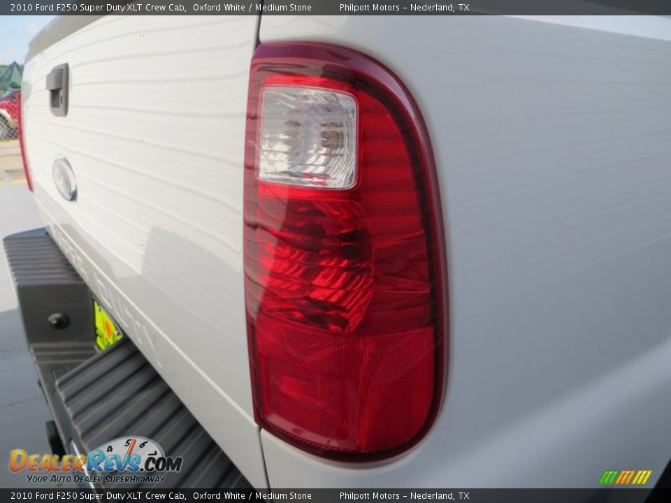 2010 Ford F250 Super Duty XLT Crew Cab Oxford White / Medium Stone Photo #16