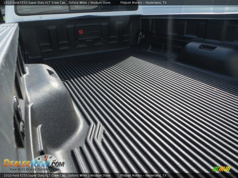 2010 Ford F250 Super Duty XLT Crew Cab Oxford White / Medium Stone Photo #17