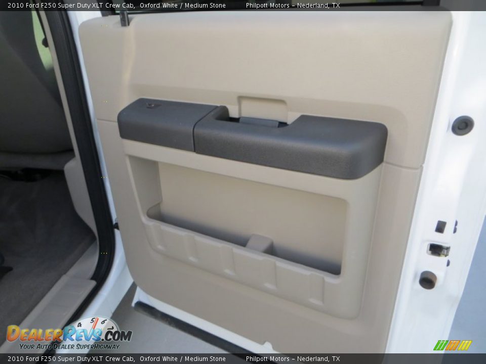 2010 Ford F250 Super Duty XLT Crew Cab Oxford White / Medium Stone Photo #24
