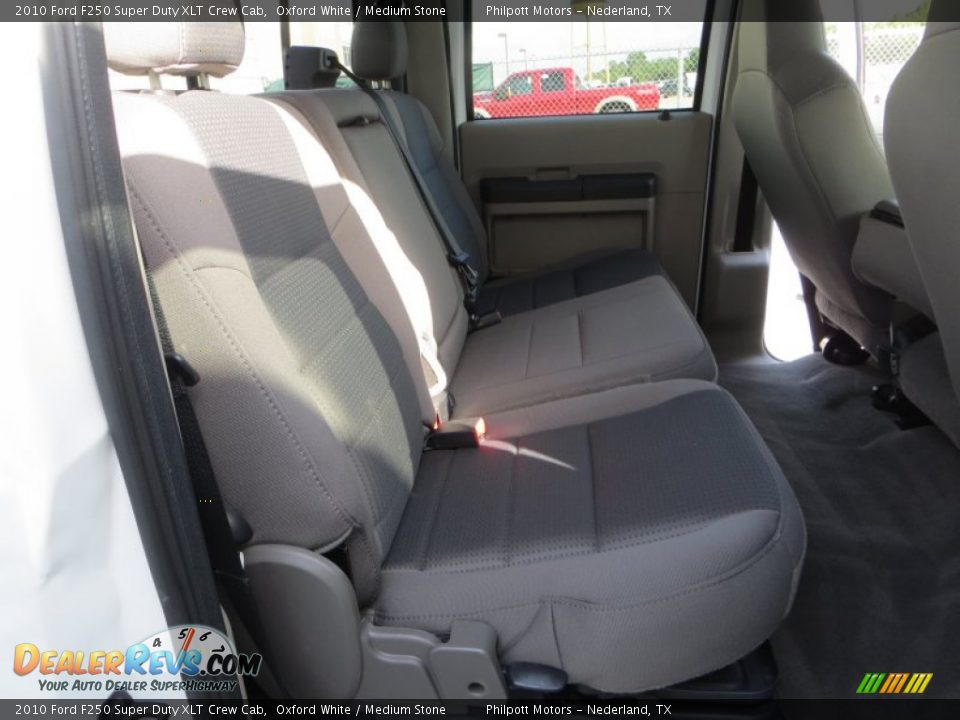 2010 Ford F250 Super Duty XLT Crew Cab Oxford White / Medium Stone Photo #25