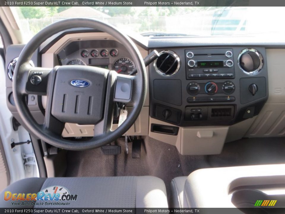 2010 Ford F250 Super Duty XLT Crew Cab Oxford White / Medium Stone Photo #32