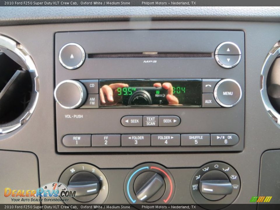2010 Ford F250 Super Duty XLT Crew Cab Oxford White / Medium Stone Photo #34