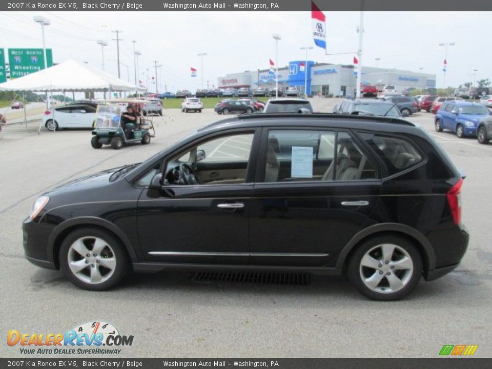 2007 Kia Rondo EX V6 Black Cherry / Beige Photo #6